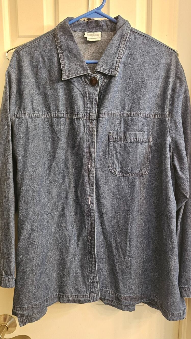 Central Falls for Neiman Marcus L/S lightweight denim jacket - Size Large -